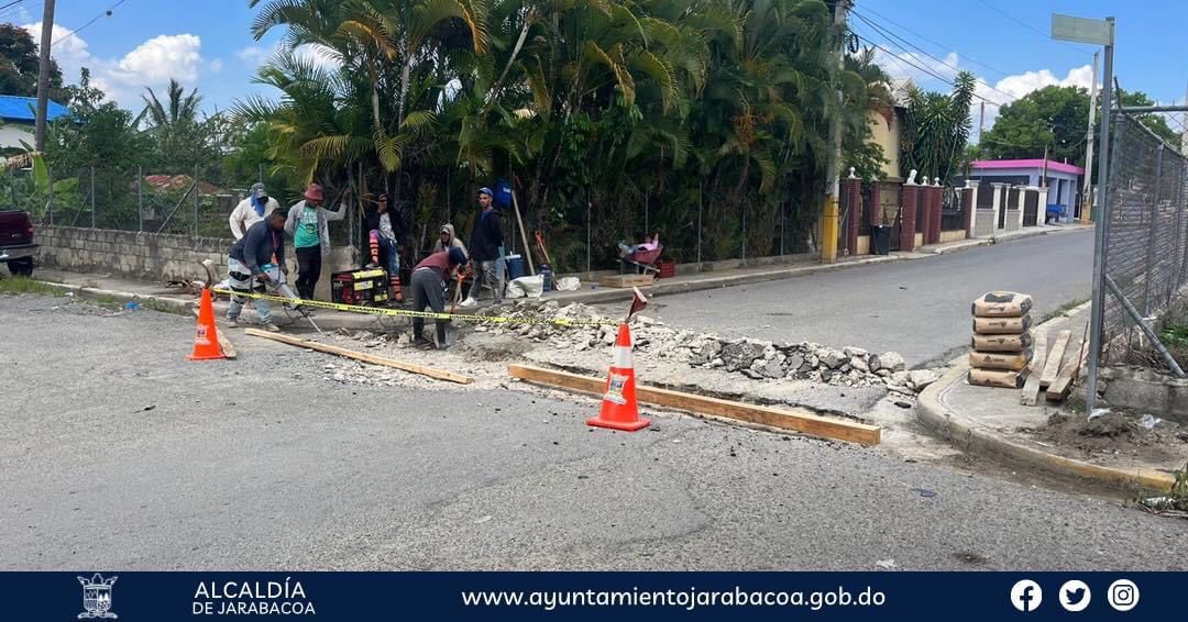 El Ayuntamiento Municipal de Jarabacoa, a través del departamento de Obras Municipales, ha iniciado una importante tarea de reconstrucción de badenes en distintos puntos del municipio.