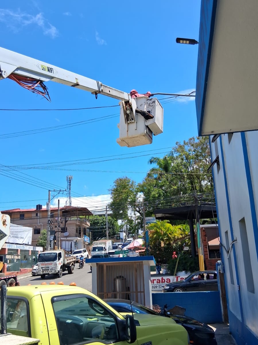 Estos trabajos tienen como objetivo mejorar la seguridad, la visibilidad y las condiciones de los espacios públicos, brindando mayor tranquilidad tanto a conductores como a peatones en las diferentes comunidades intervenidas