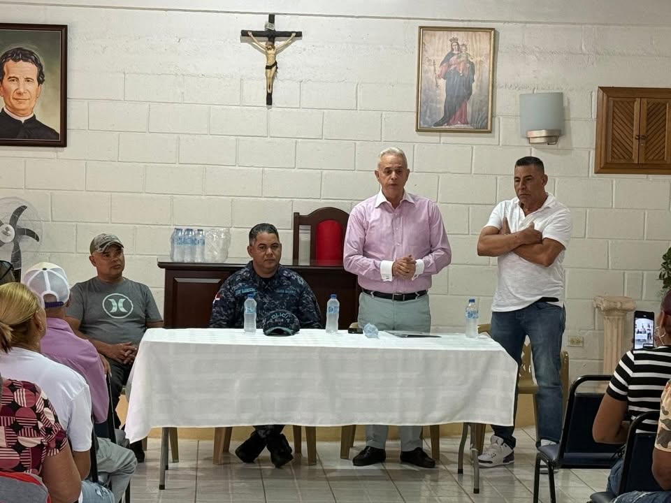 Autoridades Municipales, Comunitarias y Policía Nacional se Reúnen en Don Bosco para Promover la Convivencia Pacífica
